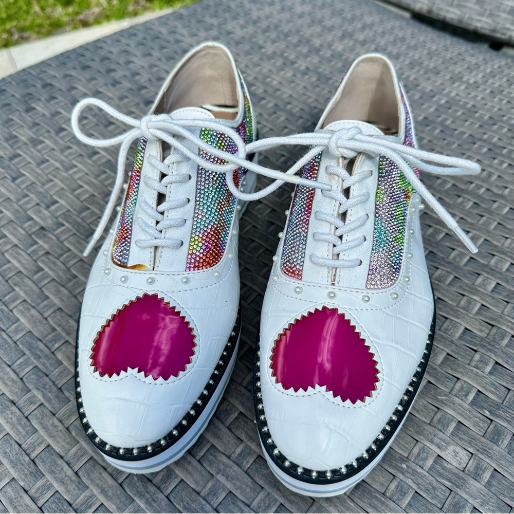 Betsey Johnson Marti sneaker women’s size 9. Excellent condition